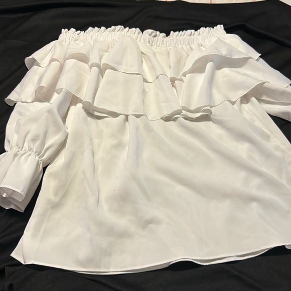 Ruffle white blouse - Picture 2 of 3
